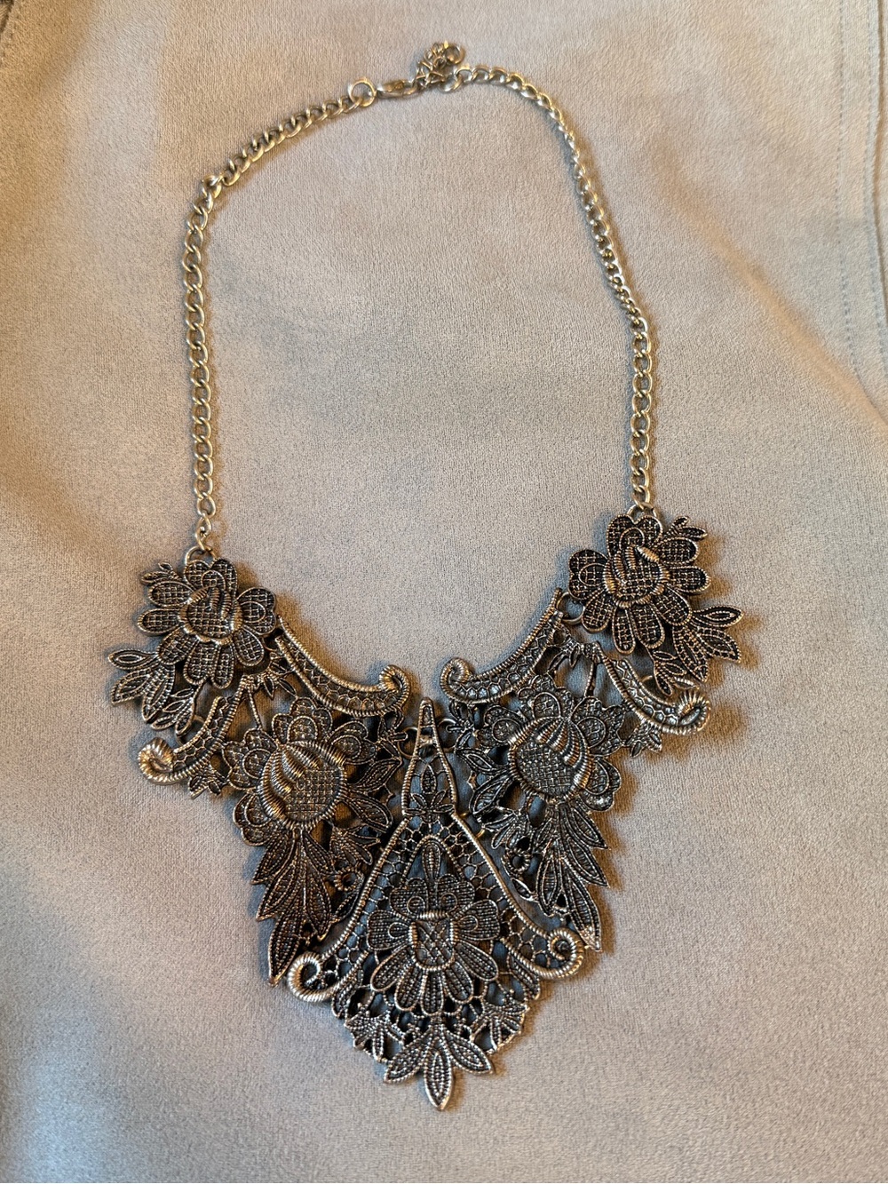 Delicate Silver Floral Filigree Statement Necklace - Silver Tone
